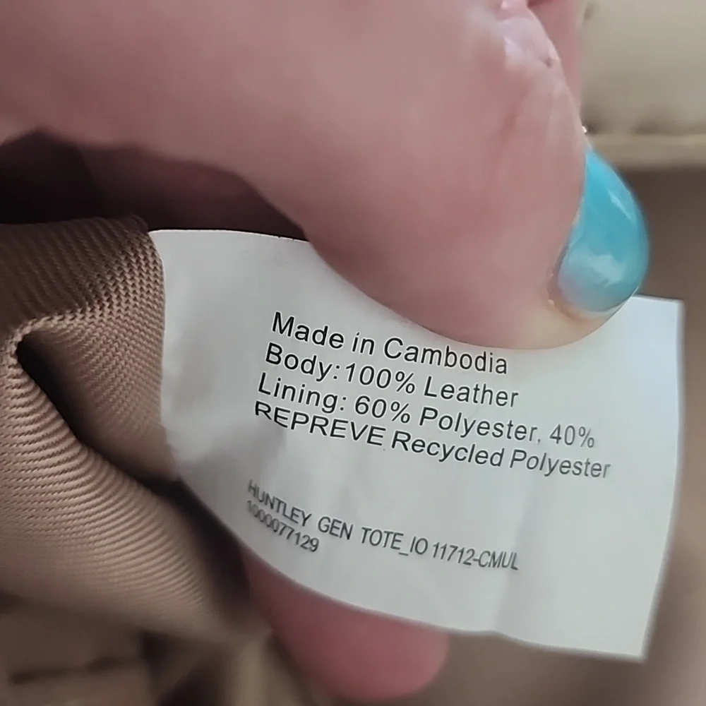 The Sak Huntley Leather Laser Cut Cream Xl Tote Bag - Picture 10 of 11